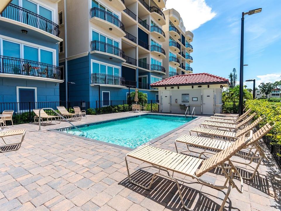 For Sale: $950,000 (3 beds, 2 baths, 1802 Square Feet)