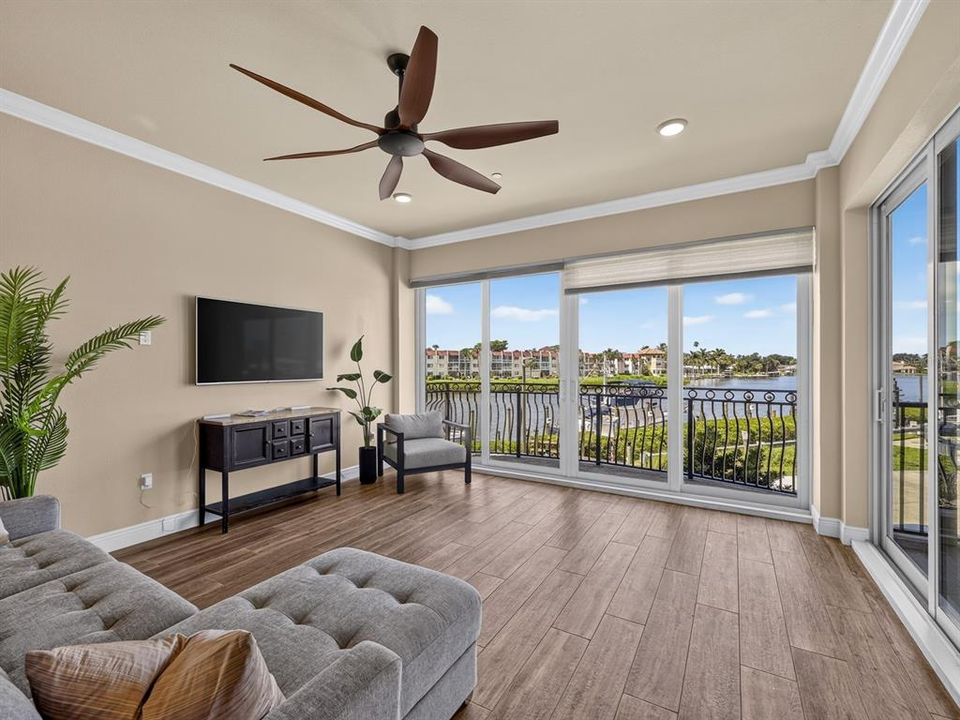 For Sale: $950,000 (3 beds, 2 baths, 1802 Square Feet)