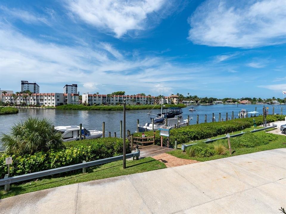 For Sale: $950,000 (3 beds, 2 baths, 1802 Square Feet)