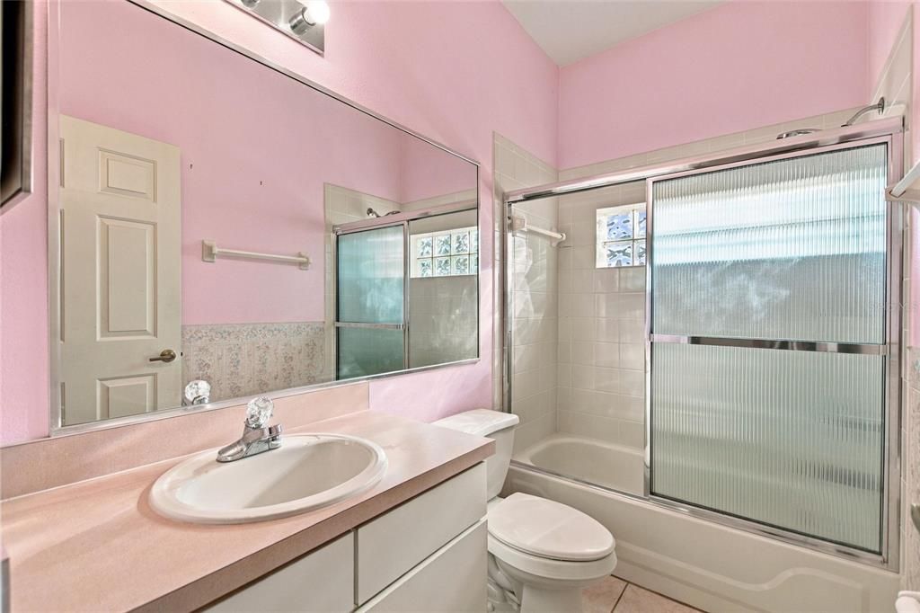На продажу: $299,500 (3 спален, 2 ванн, 1754 Квадратных фут)