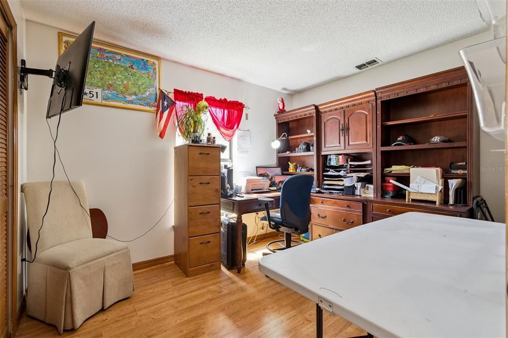 For Sale: $370,000 (4 beds, 2 baths, 2142 Square Feet)
