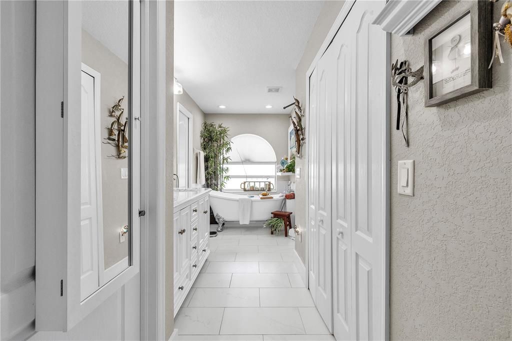 En Venta: $499,000 (4 camas, 2 baños, 2241 Pies cuadrados)