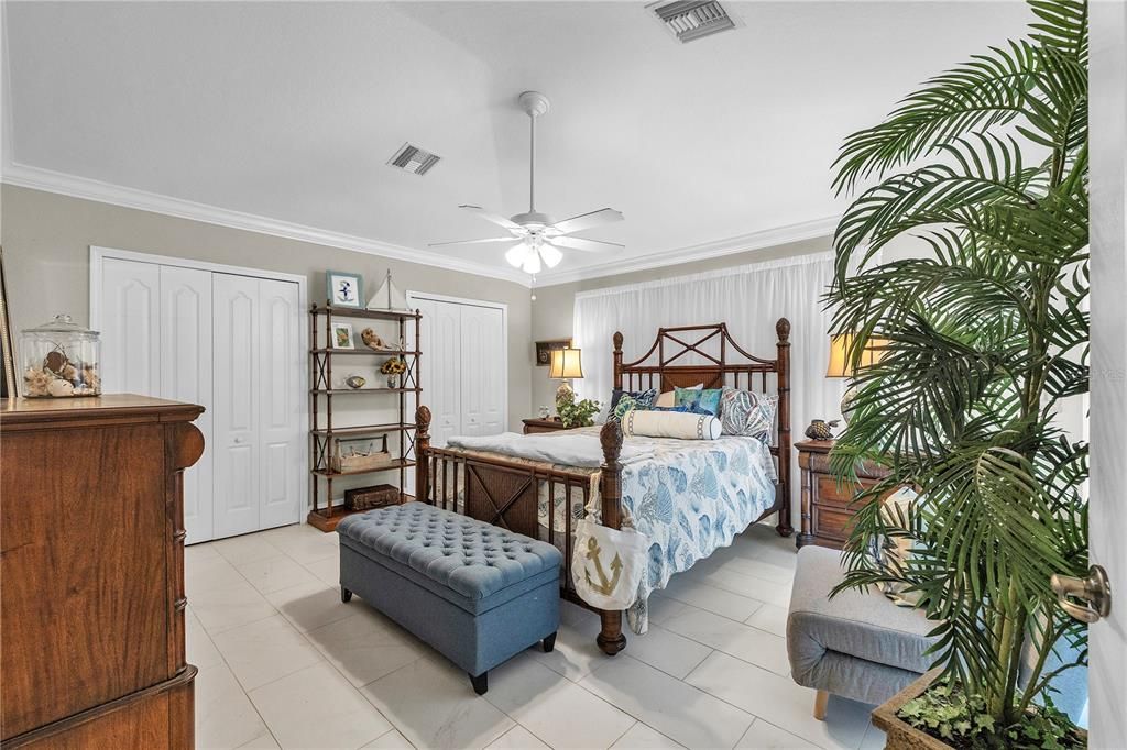 En Venta: $499,000 (4 camas, 2 baños, 2241 Pies cuadrados)