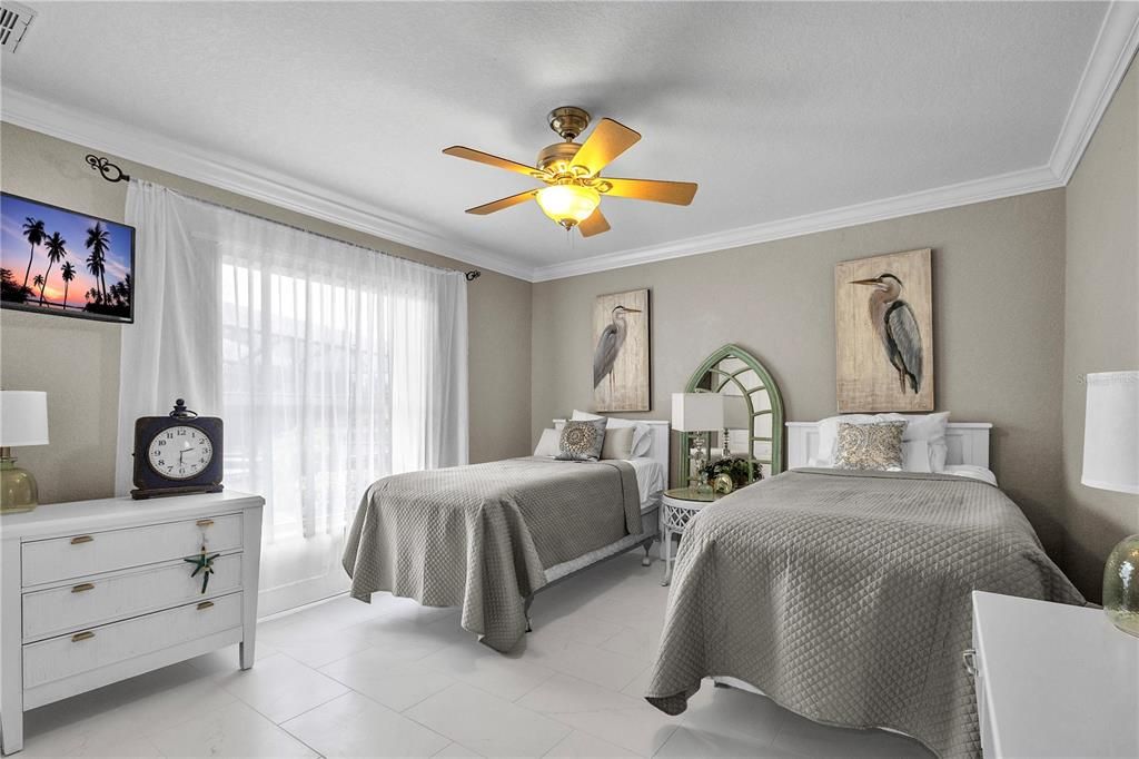 En Venta: $499,000 (4 camas, 2 baños, 2241 Pies cuadrados)