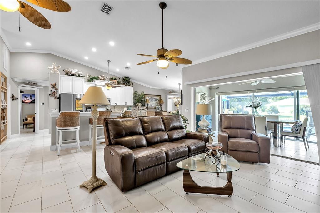 En Venta: $499,000 (4 camas, 2 baños, 2241 Pies cuadrados)