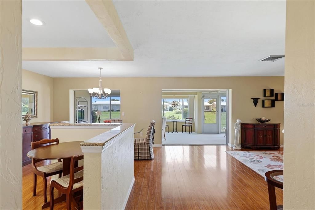 For Sale: $200,000 (2 beds, 2 baths, 1323 Square Feet)
