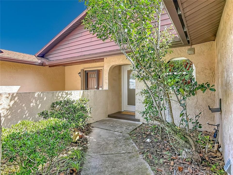 For Sale: $206,500 (2 beds, 2 baths, 918 Square Feet)