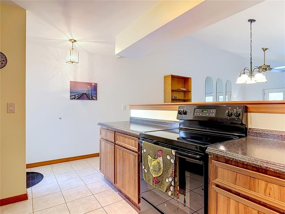 For Sale: $206,500 (2 beds, 2 baths, 918 Square Feet)
