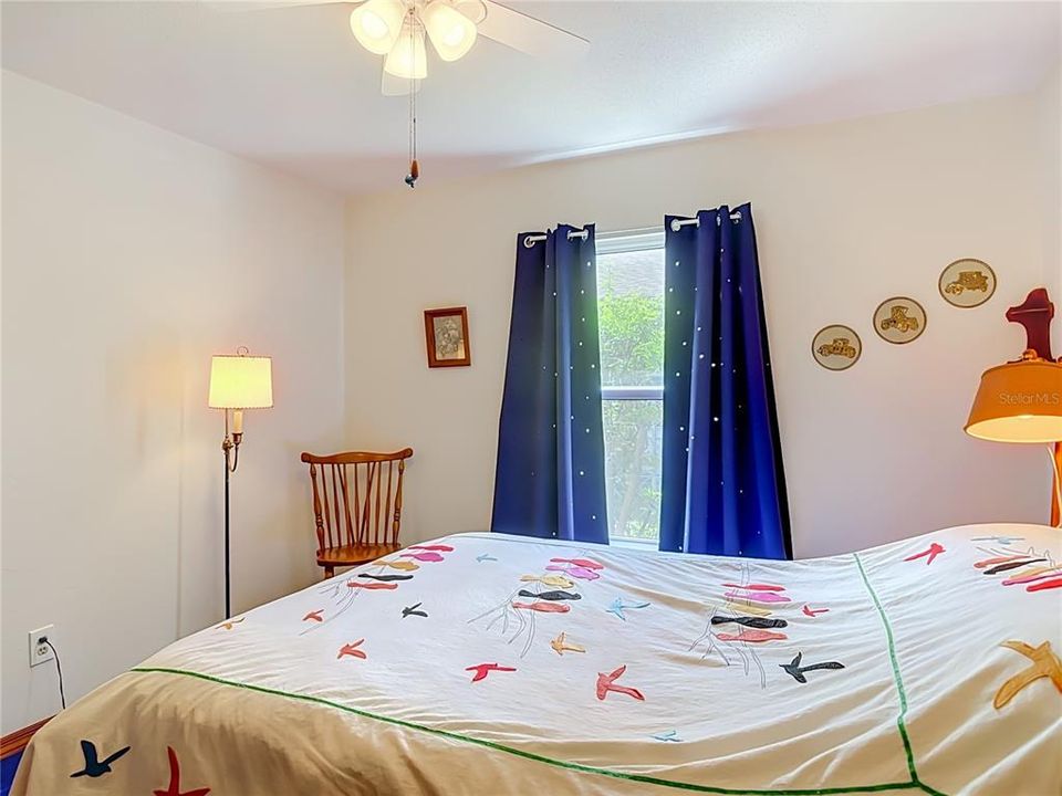 For Sale: $206,500 (2 beds, 2 baths, 918 Square Feet)