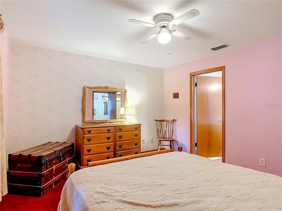 For Sale: $206,500 (2 beds, 2 baths, 918 Square Feet)