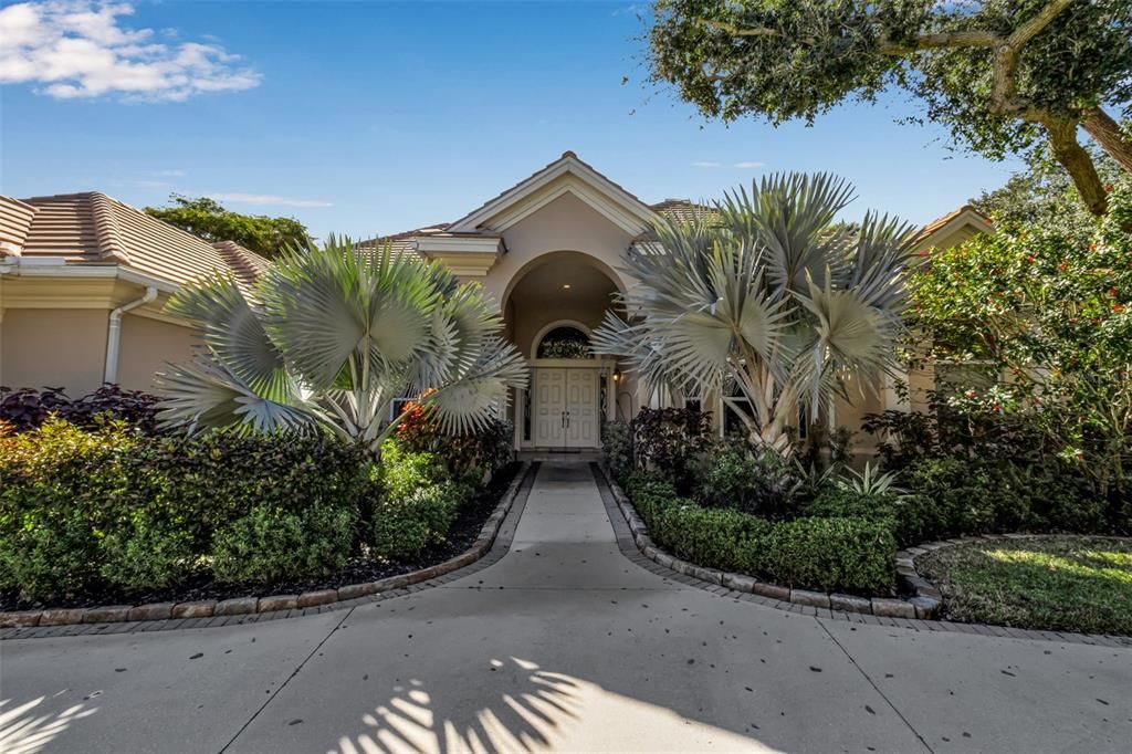 For Sale: $2,175,000 (4 beds, 3 baths, 4117 Square Feet)