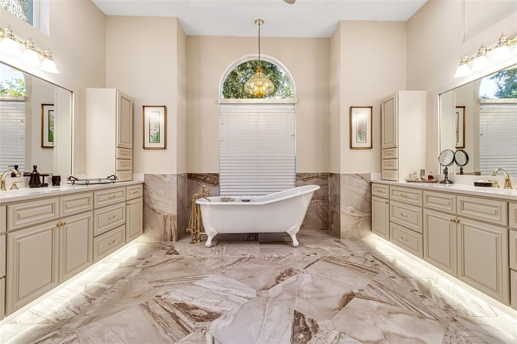 For Sale: $2,175,000 (4 beds, 3 baths, 4117 Square Feet)