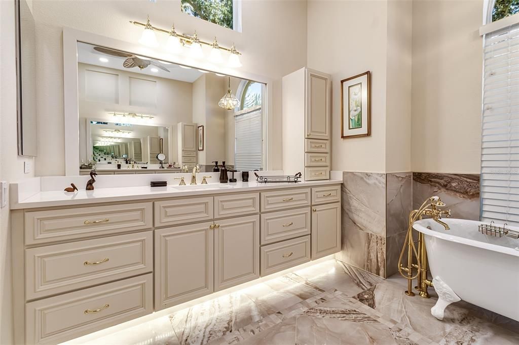 For Sale: $2,175,000 (4 beds, 3 baths, 4117 Square Feet)