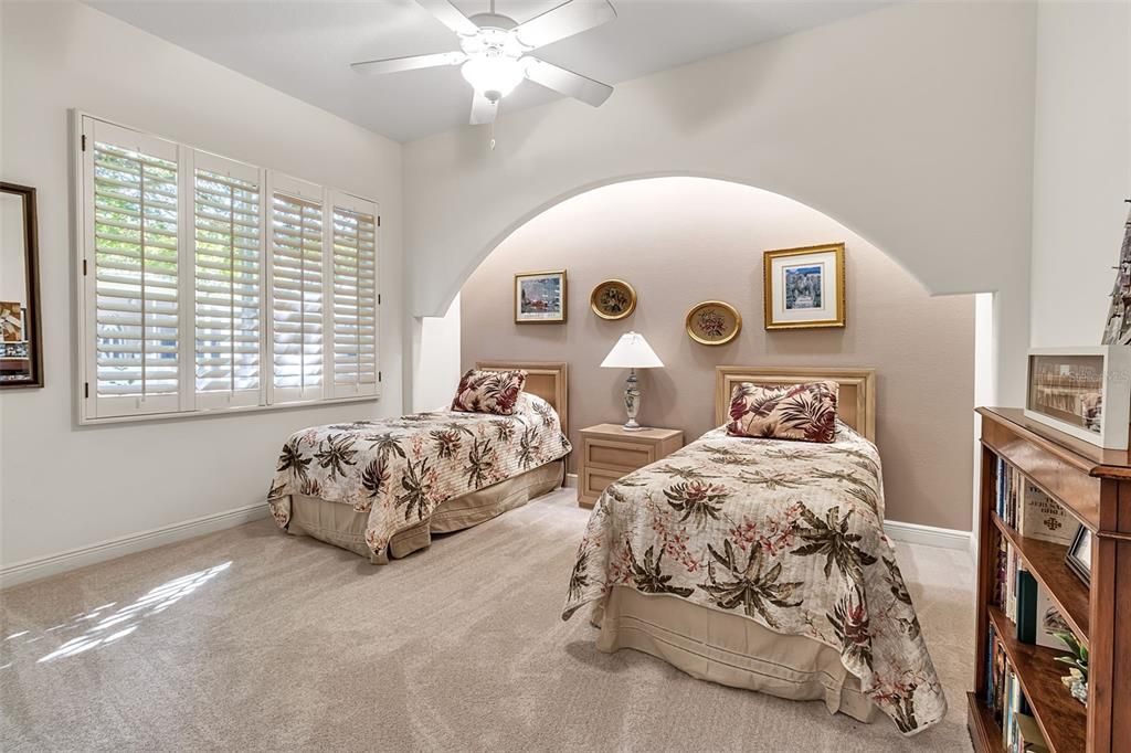 For Sale: $2,175,000 (4 beds, 3 baths, 4117 Square Feet)