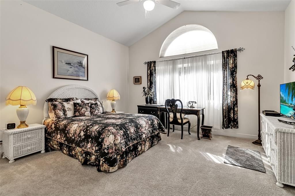 For Sale: $2,175,000 (4 beds, 3 baths, 4117 Square Feet)