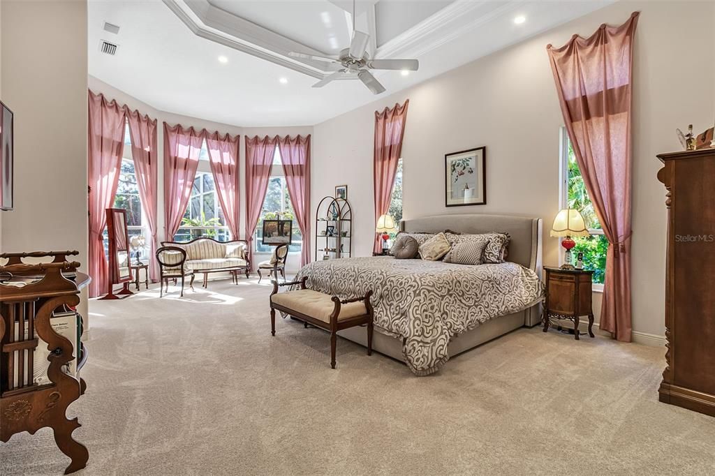 For Sale: $2,175,000 (4 beds, 3 baths, 4117 Square Feet)