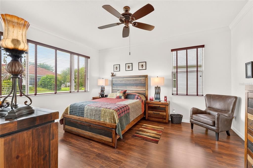 For Sale: $279,900 (2 beds, 2 baths, 1857 Square Feet)