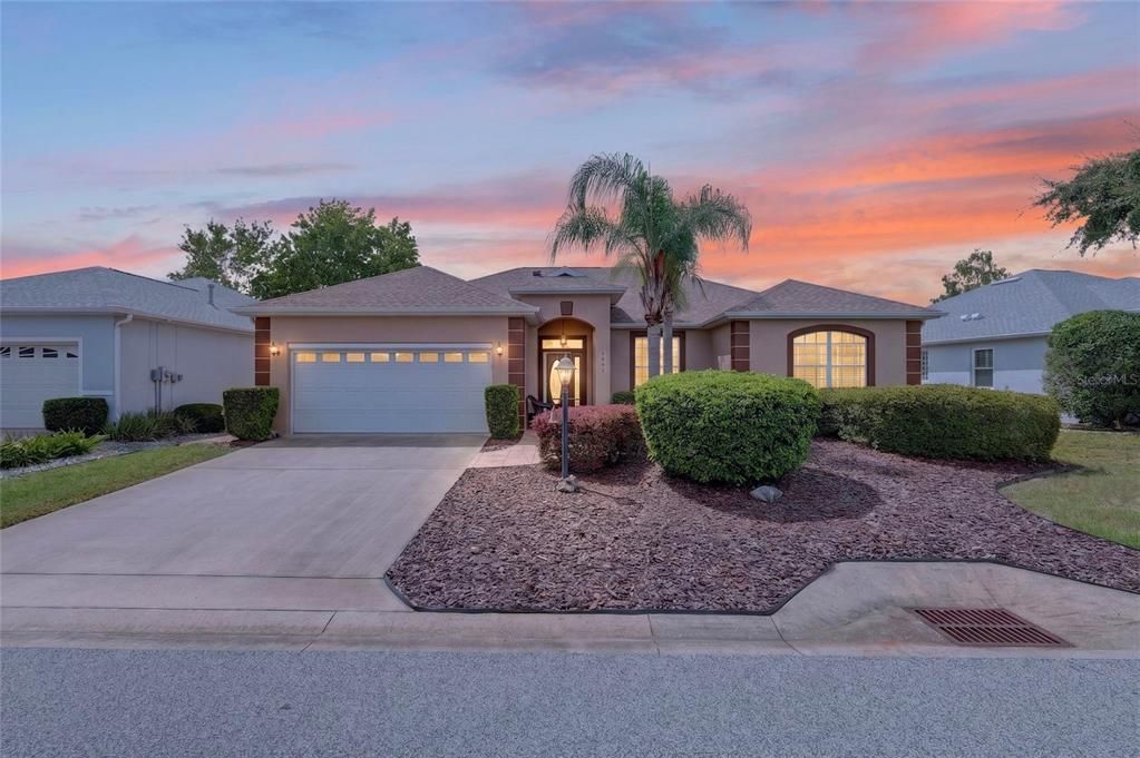 For Sale: $279,900 (2 beds, 2 baths, 1857 Square Feet)