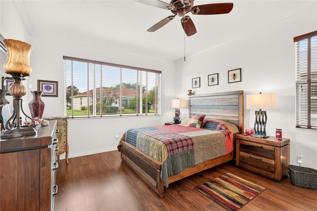 For Sale: $279,900 (2 beds, 2 baths, 1857 Square Feet)