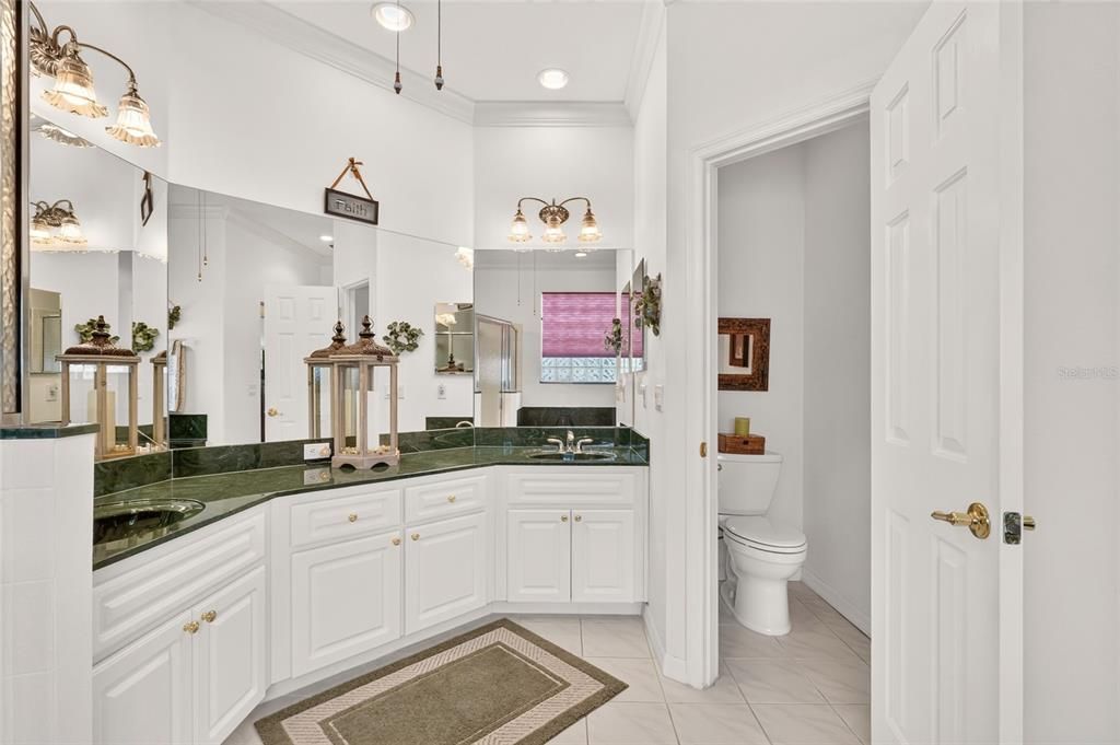 For Sale: $279,900 (2 beds, 2 baths, 1857 Square Feet)