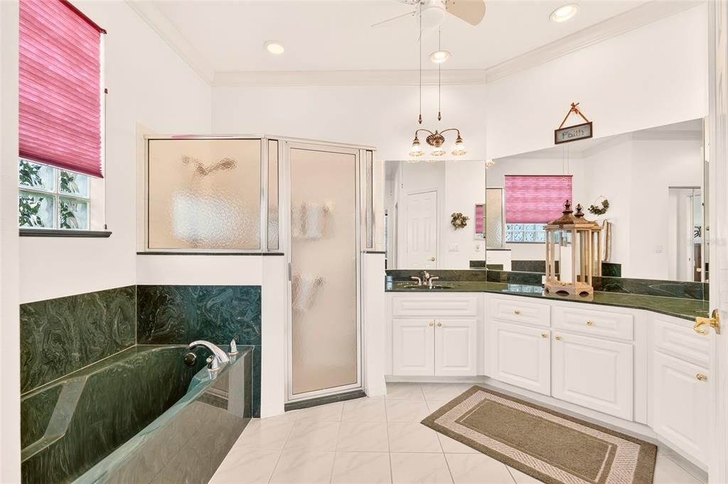 For Sale: $279,900 (2 beds, 2 baths, 1857 Square Feet)