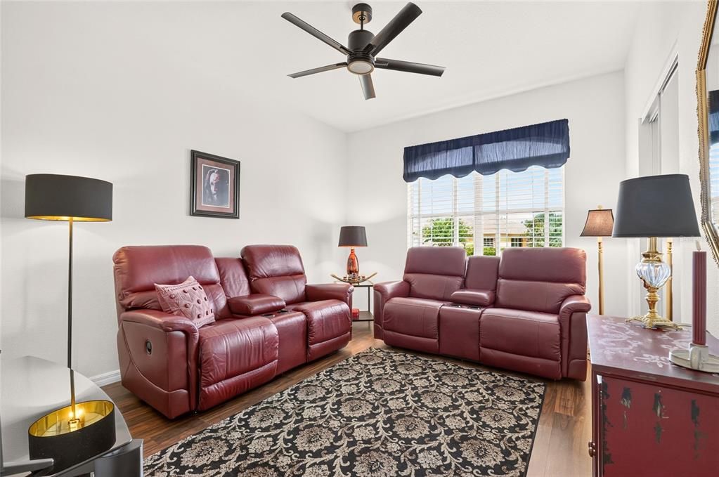 For Sale: $279,900 (2 beds, 2 baths, 1857 Square Feet)