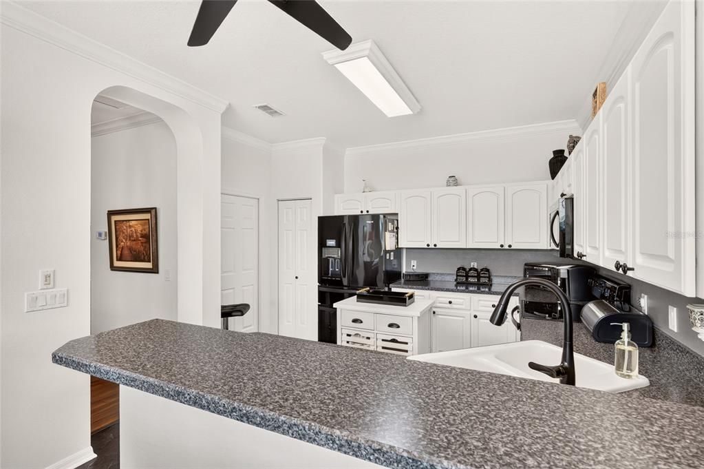 For Sale: $279,900 (2 beds, 2 baths, 1857 Square Feet)