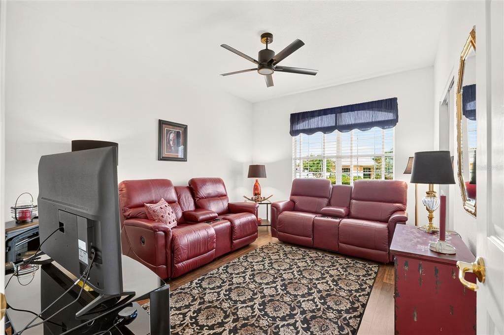 For Sale: $279,900 (2 beds, 2 baths, 1857 Square Feet)