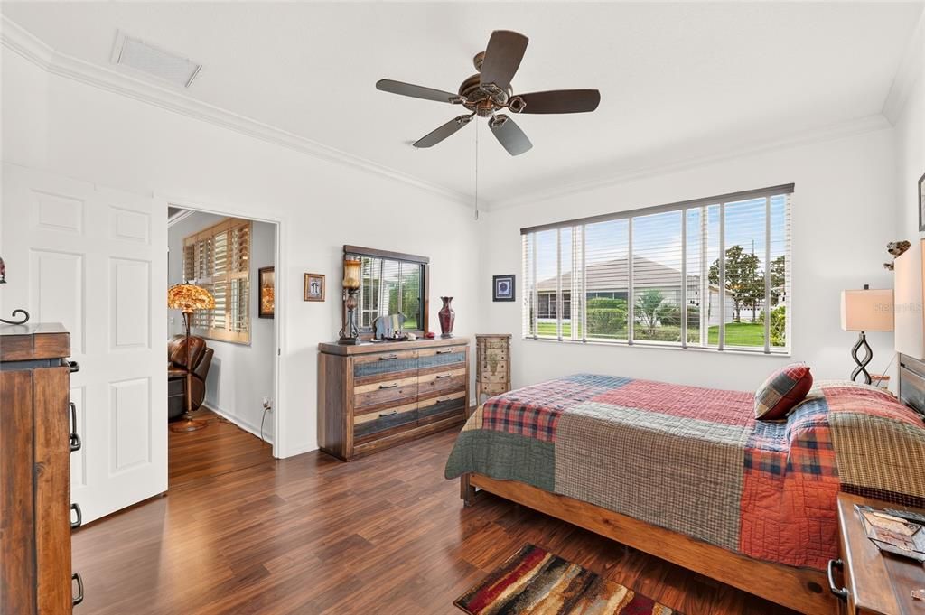 For Sale: $279,900 (2 beds, 2 baths, 1857 Square Feet)
