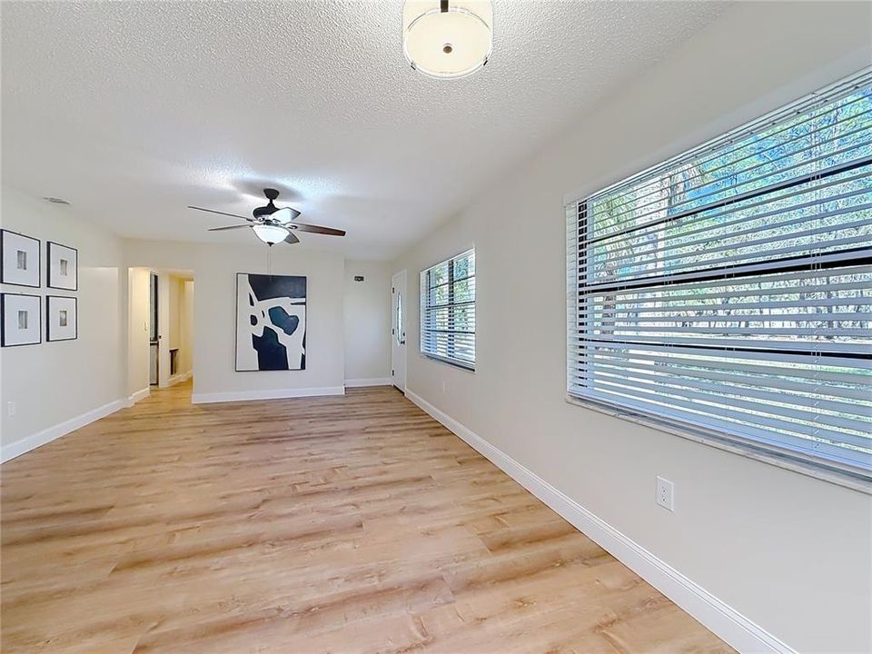 For Sale: $194,900 (4 beds, 3 baths, 1456 Square Feet)