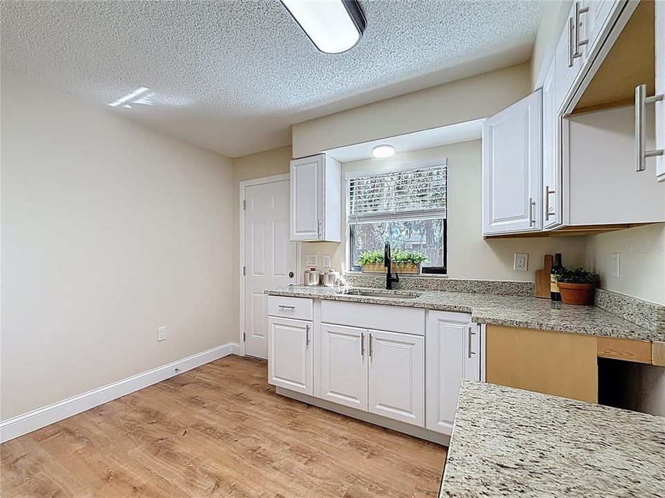 For Sale: $194,900 (4 beds, 3 baths, 1456 Square Feet)