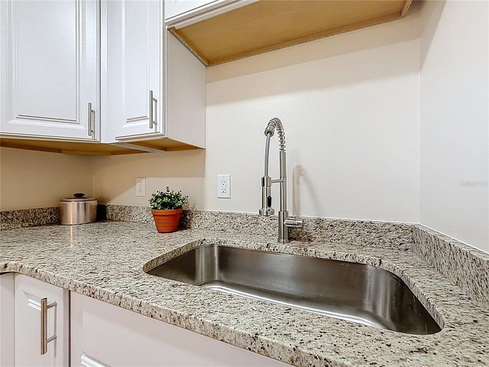 For Sale: $194,900 (4 beds, 3 baths, 1456 Square Feet)