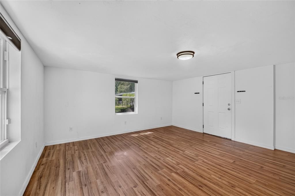 На продажу: $185,000 (2 спален, 1 ванн, 1057 Квадратных фут)