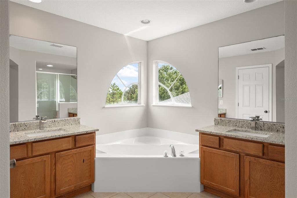 For Sale: $439,900 (4 beds, 3 baths, 2778 Square Feet)