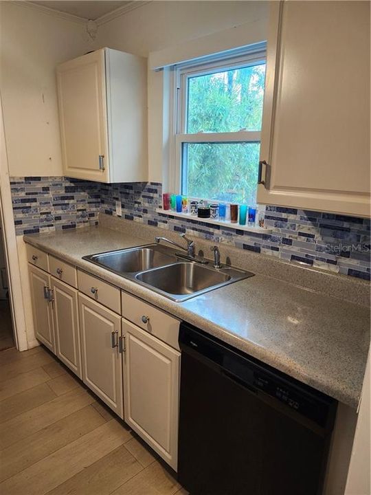 En Venta: $185,000 (3 camas, 2 baños, 960 Pies cuadrados)