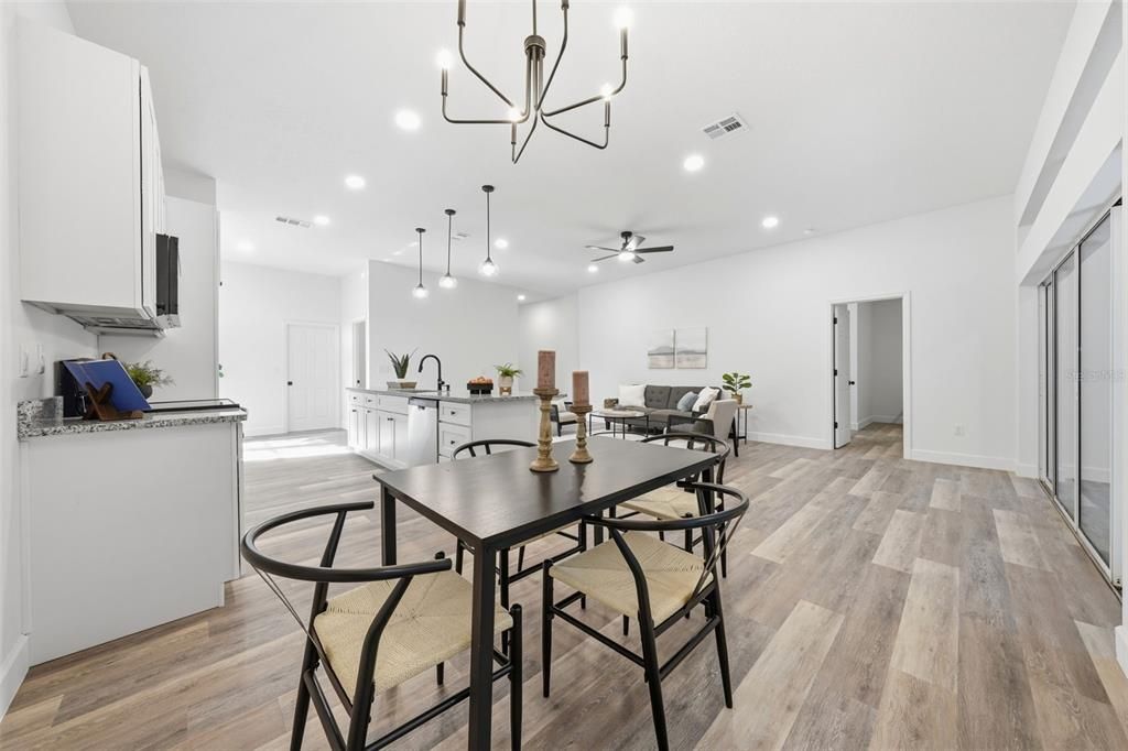 На продажу: $349,900 (3 спален, 2 ванн, 1617 Квадратных фут)
