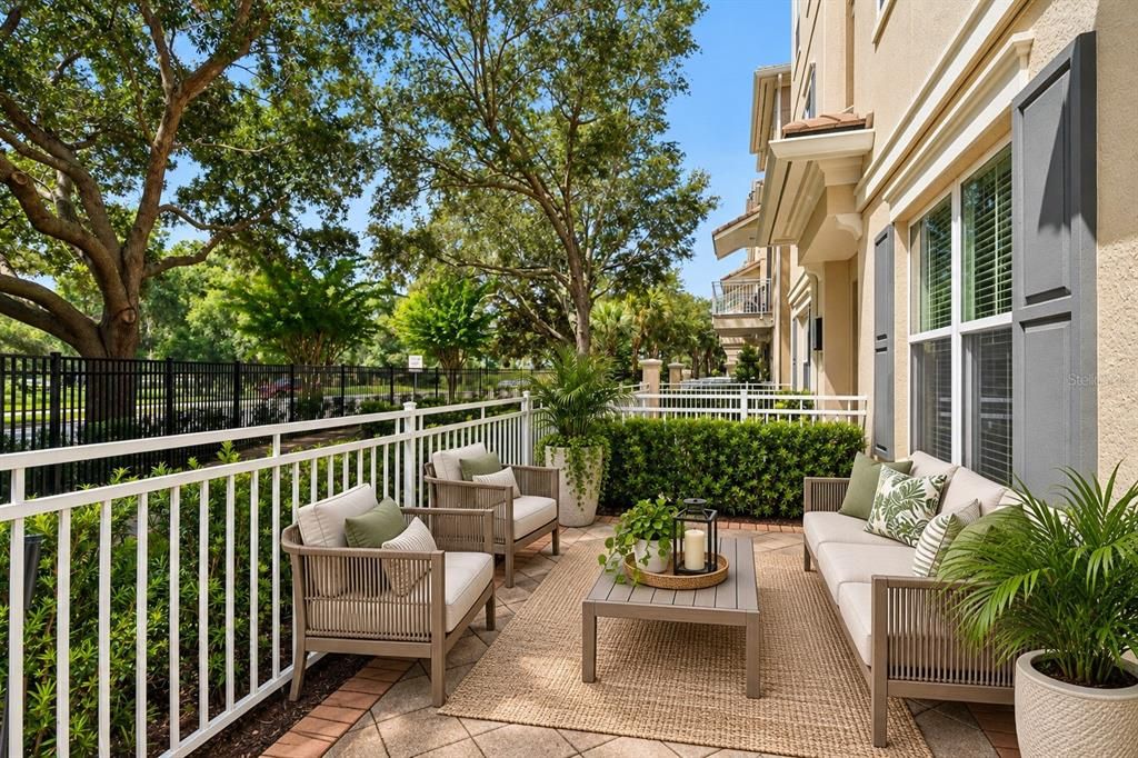 For Sale: $400,000 (3 beds, 3 baths, 1989 Square Feet)