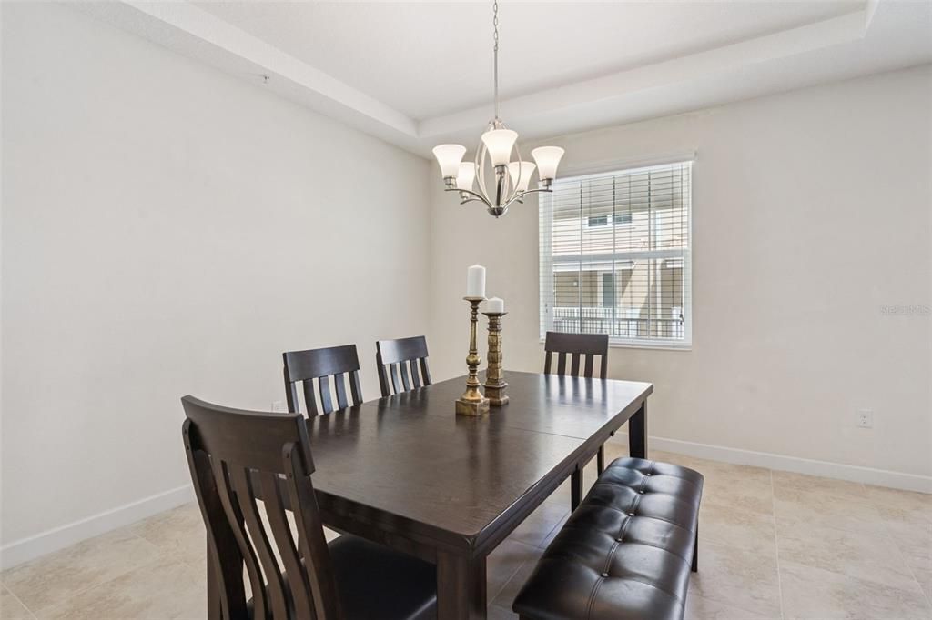 For Sale: $400,000 (3 beds, 3 baths, 1989 Square Feet)