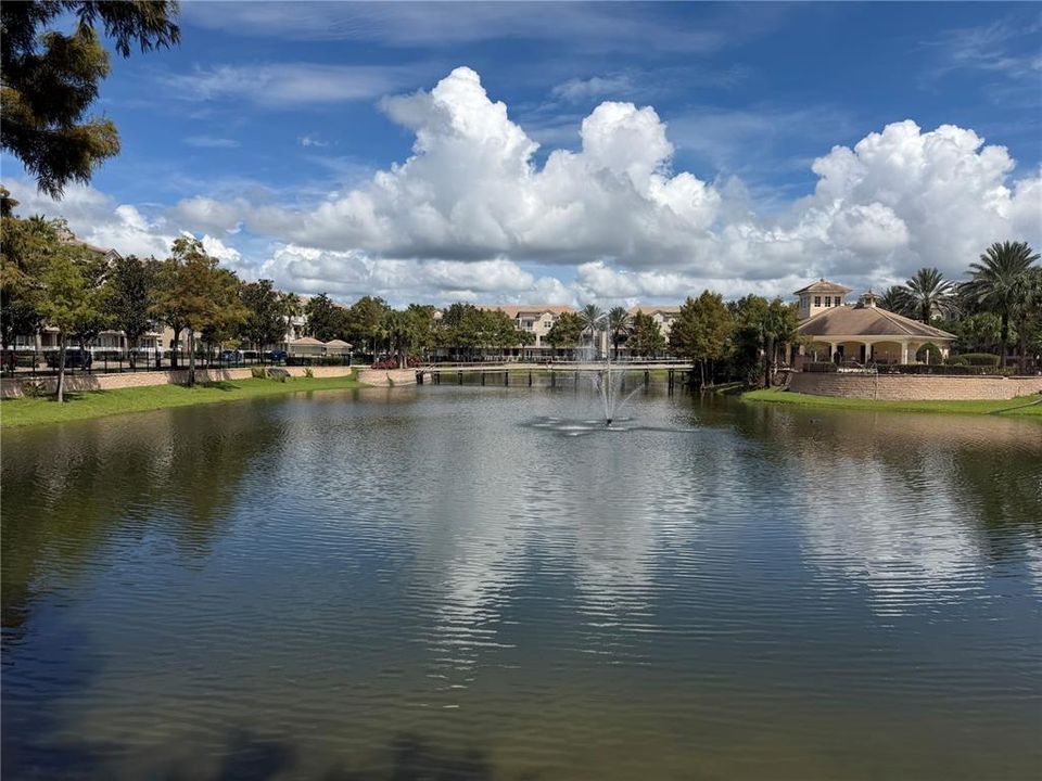 For Sale: $400,000 (3 beds, 3 baths, 1989 Square Feet)
