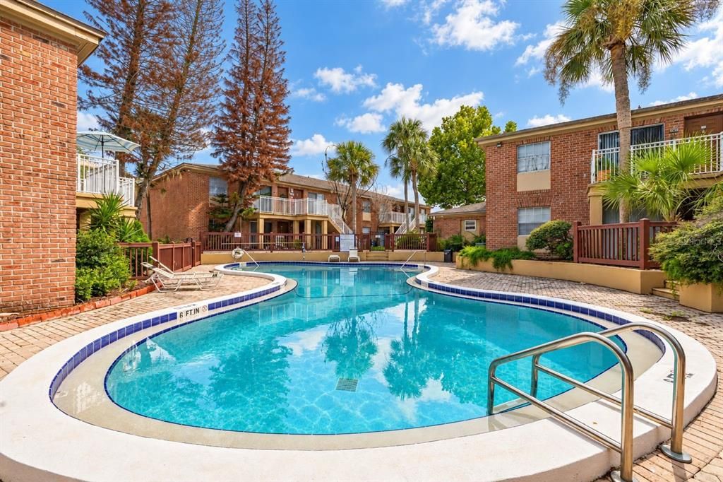 For Sale: $115,000 (1 beds, 1 baths, 759 Square Feet)