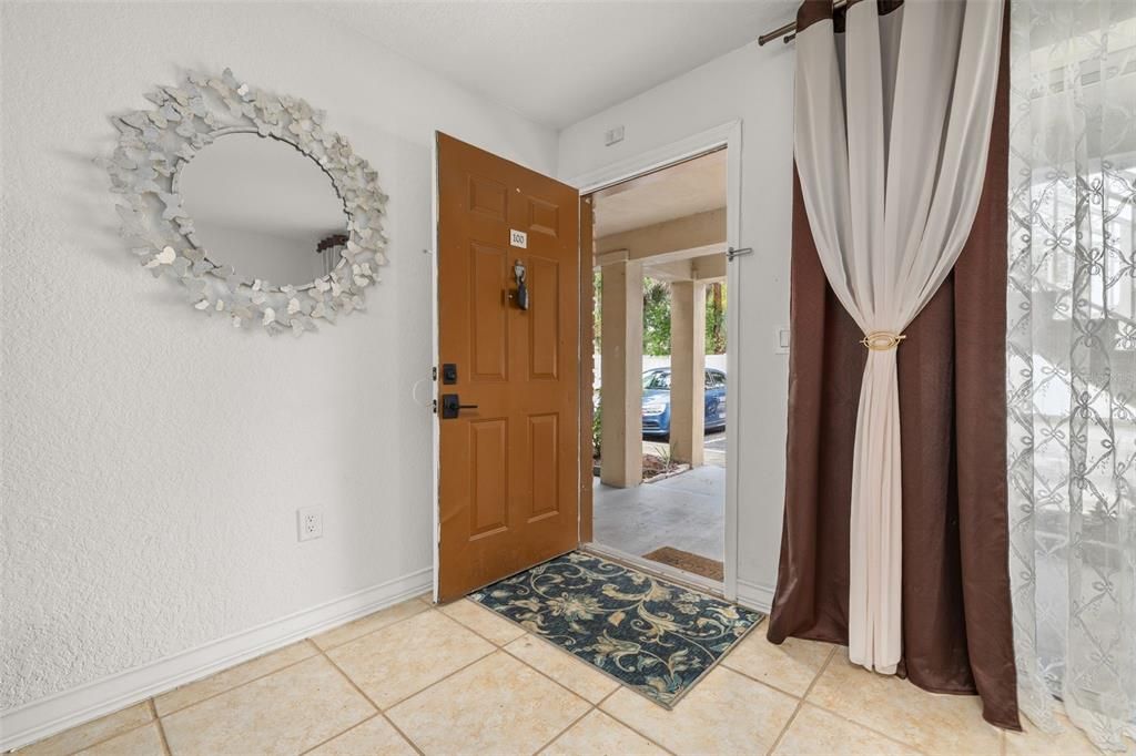 For Sale: $115,000 (1 beds, 1 baths, 759 Square Feet)