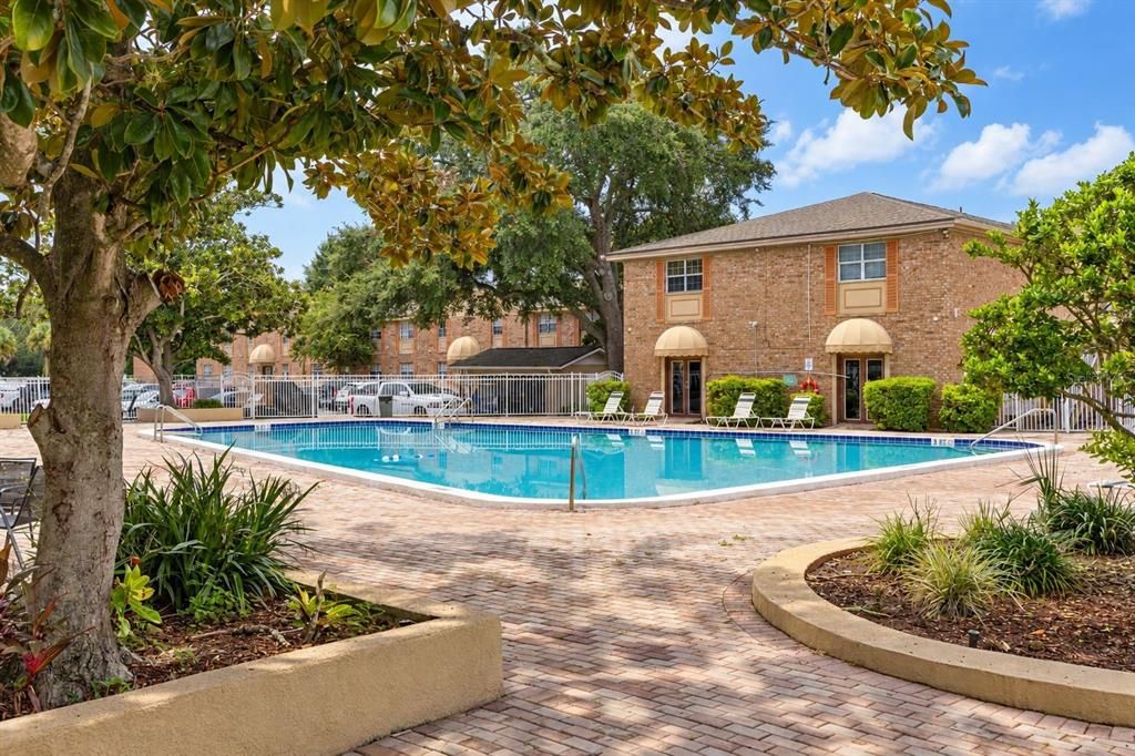 For Sale: $115,000 (1 beds, 1 baths, 759 Square Feet)