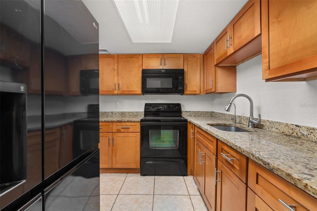 For Sale: $115,000 (1 beds, 1 baths, 759 Square Feet)