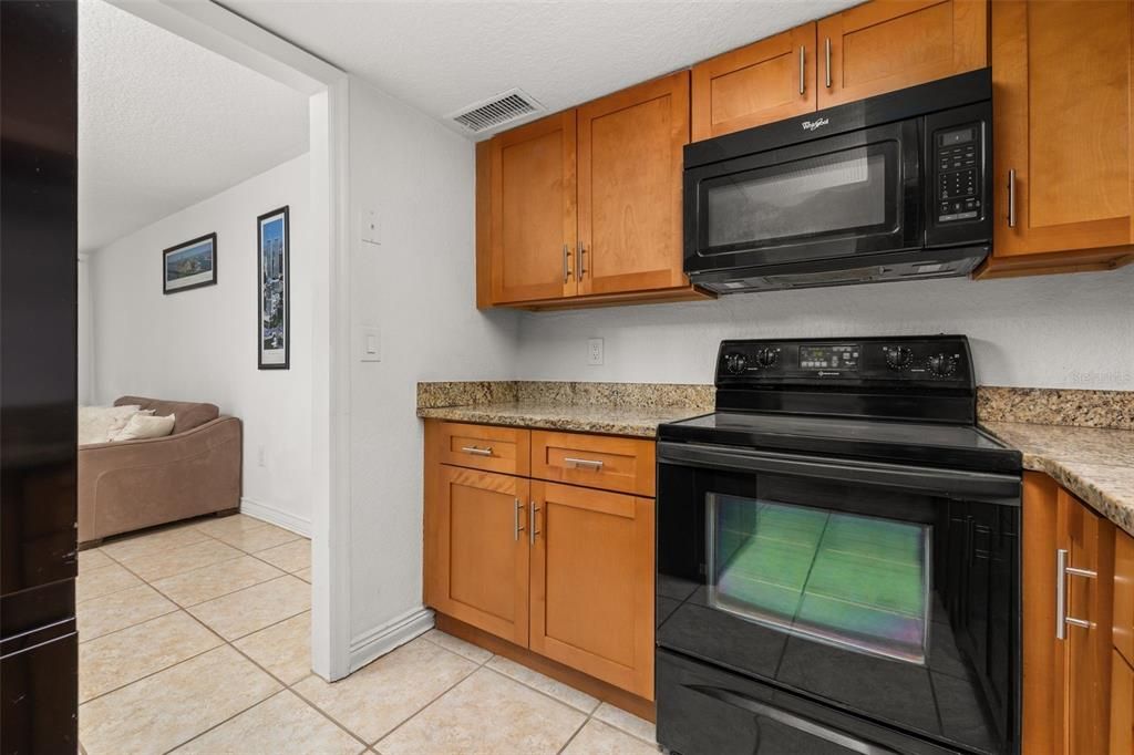For Sale: $115,000 (1 beds, 1 baths, 759 Square Feet)