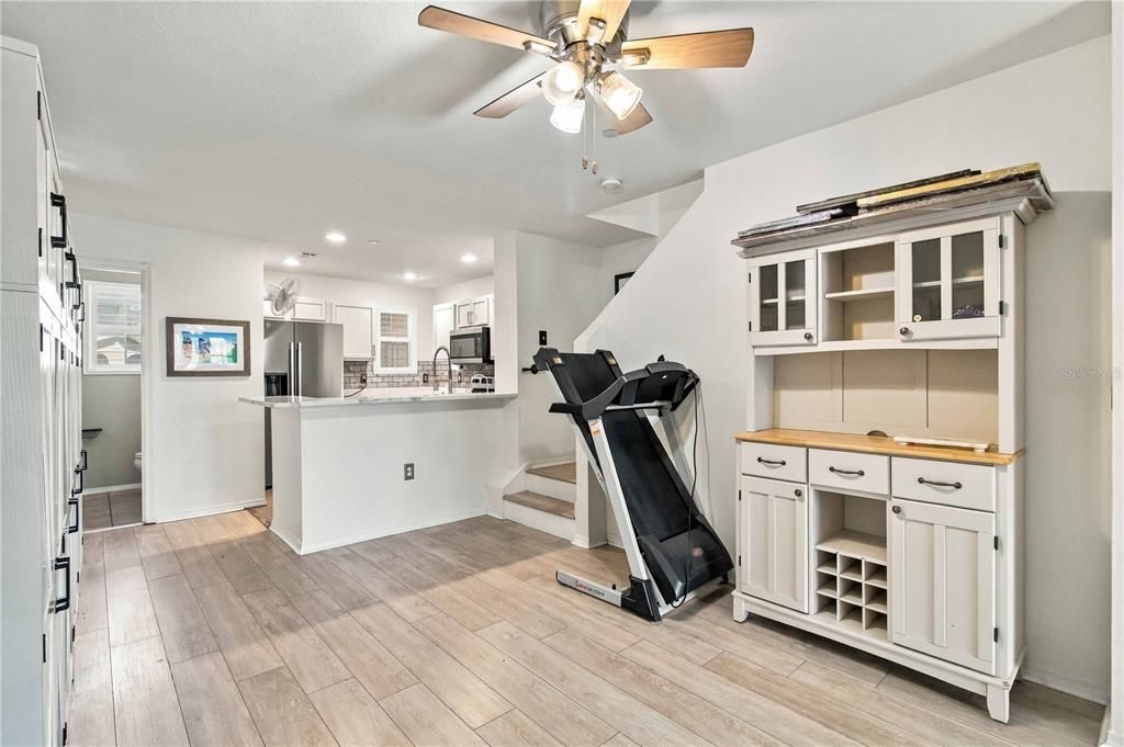 For Sale: $220,000 (2 beds, 2 baths, 1064 Square Feet)