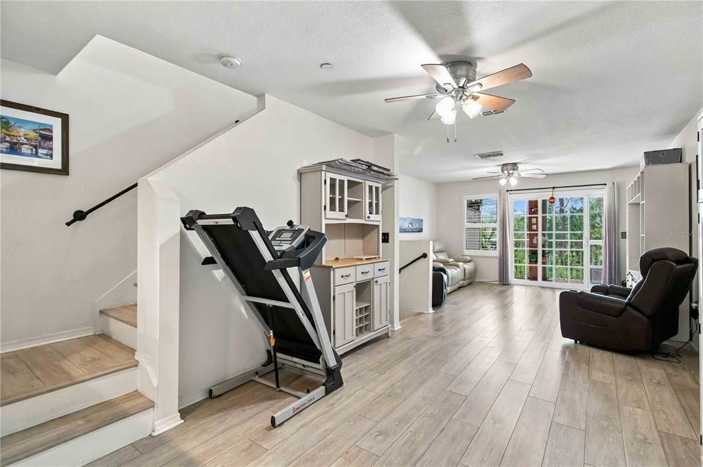 For Sale: $220,000 (2 beds, 2 baths, 1064 Square Feet)