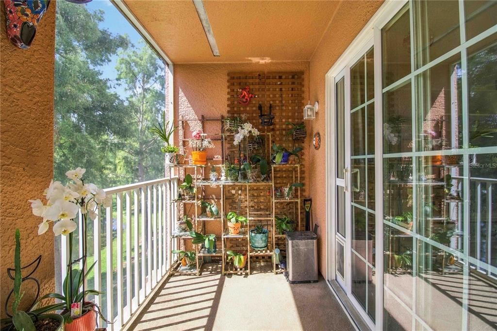 For Sale: $220,000 (2 beds, 2 baths, 1064 Square Feet)