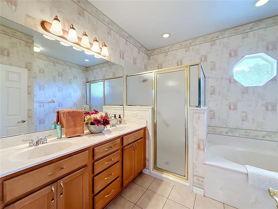 For Sale: $349,900 (3 beds, 2 baths, 1830 Square Feet)