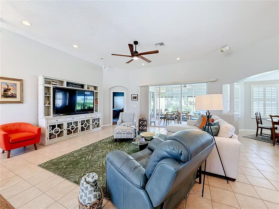 For Sale: $349,900 (3 beds, 2 baths, 1830 Square Feet)