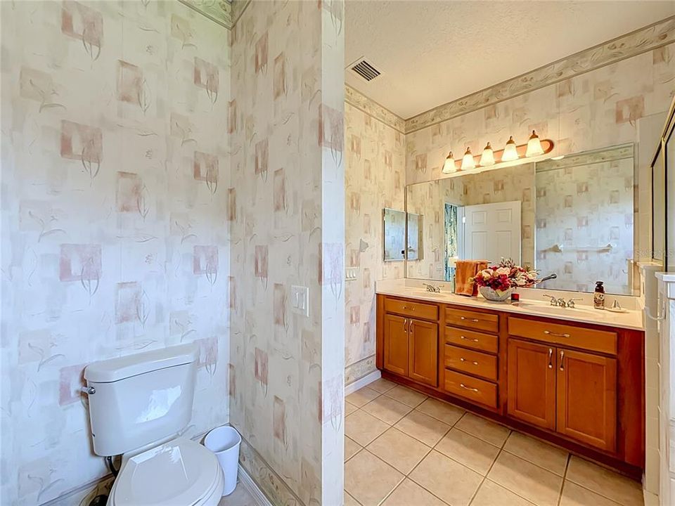 For Sale: $349,900 (3 beds, 2 baths, 1830 Square Feet)